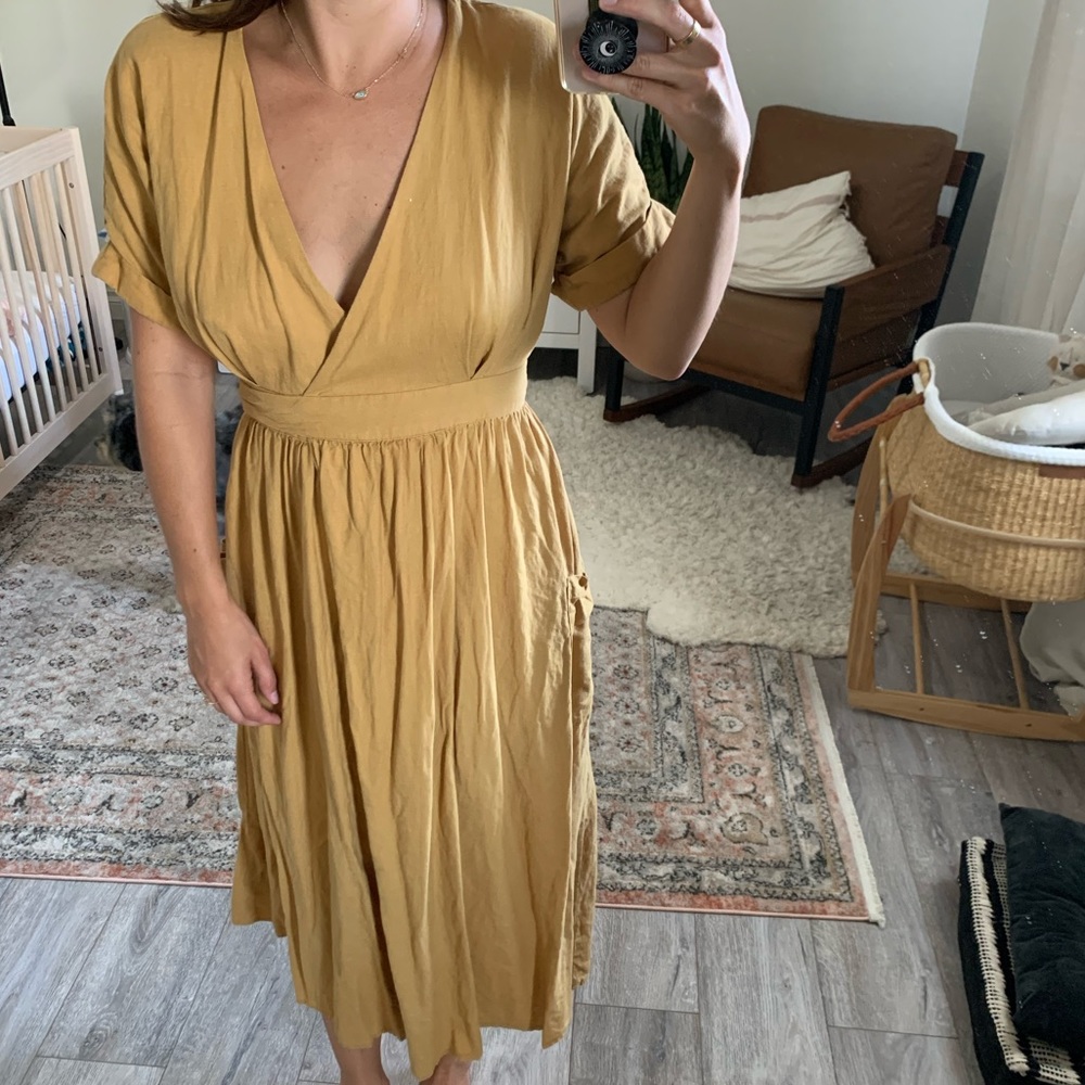 Urban Outfitters Gabrielle Linen WrapMidi Dress XS